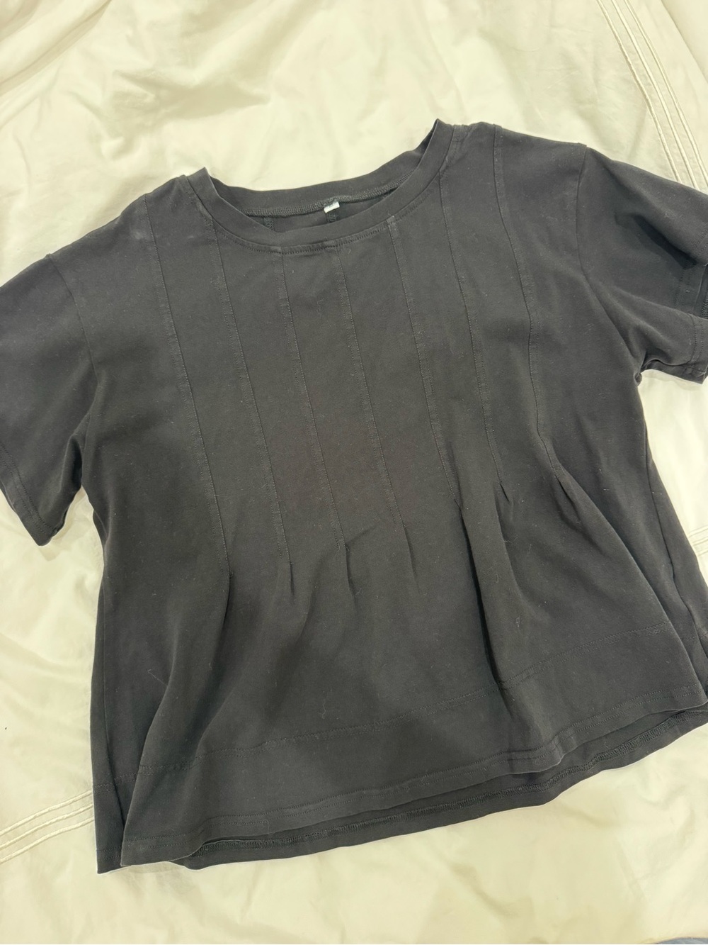 Amazon Black Short Sleeve Women's Tee
